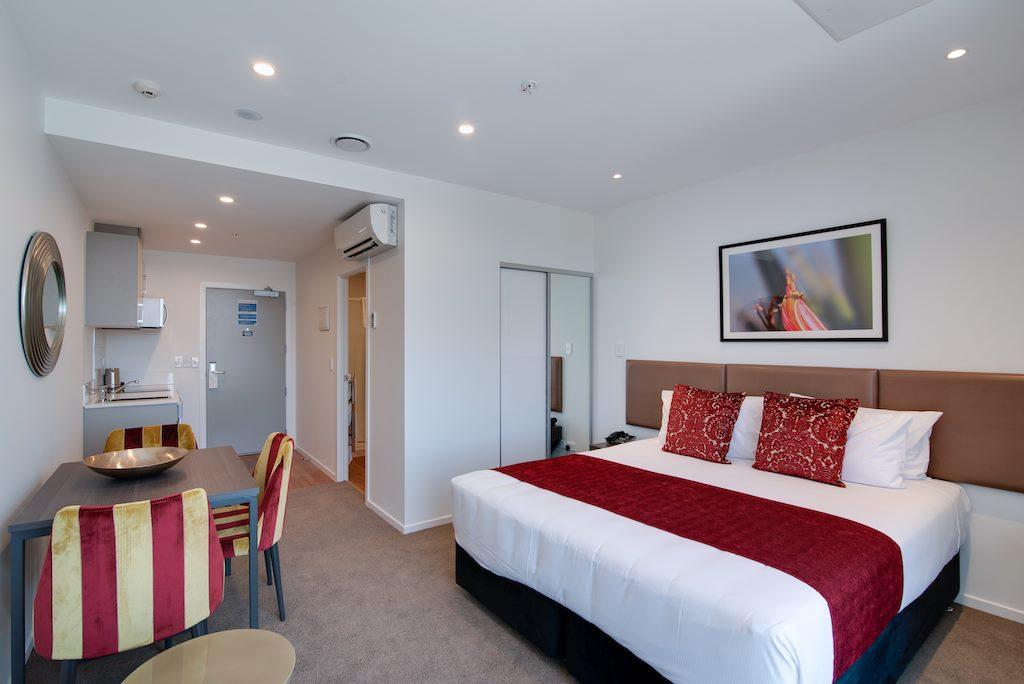 Ramada Suites By Wyndham Manukau Auckland Exterior photo